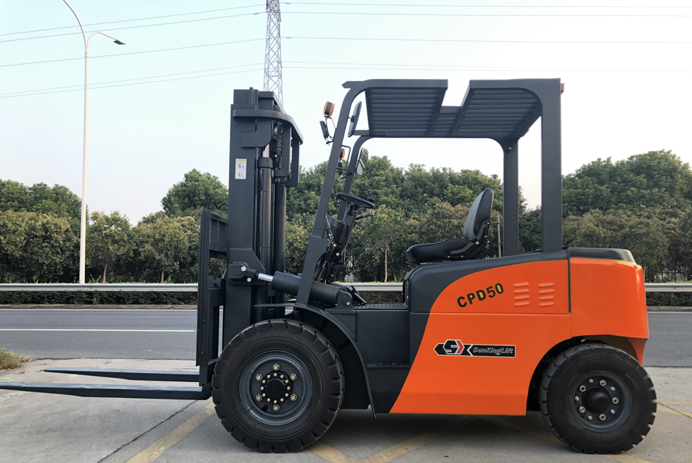 電動(dòng)叉車(chē)